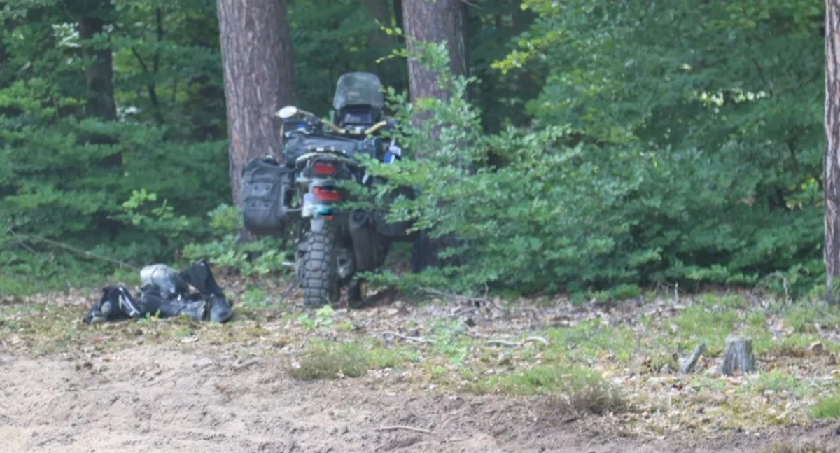 Dramat w lesie za Górzną – motocyklista zabrany śmigłowcem LPR