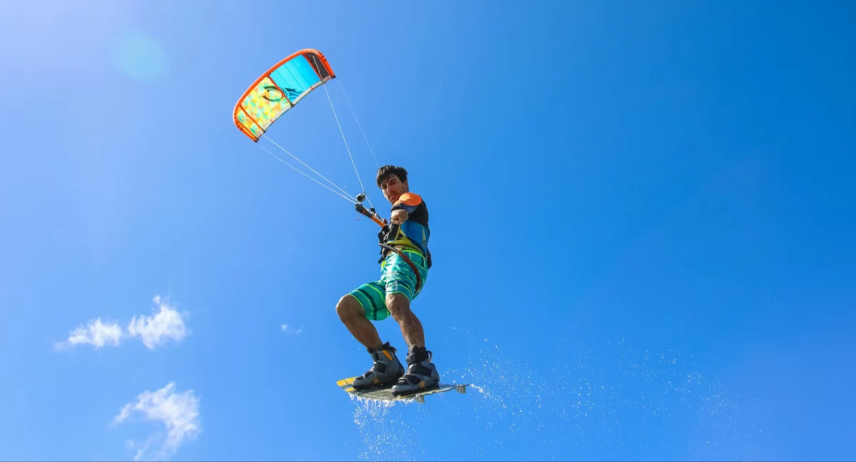 Jaka jest historia kitesurfingu?