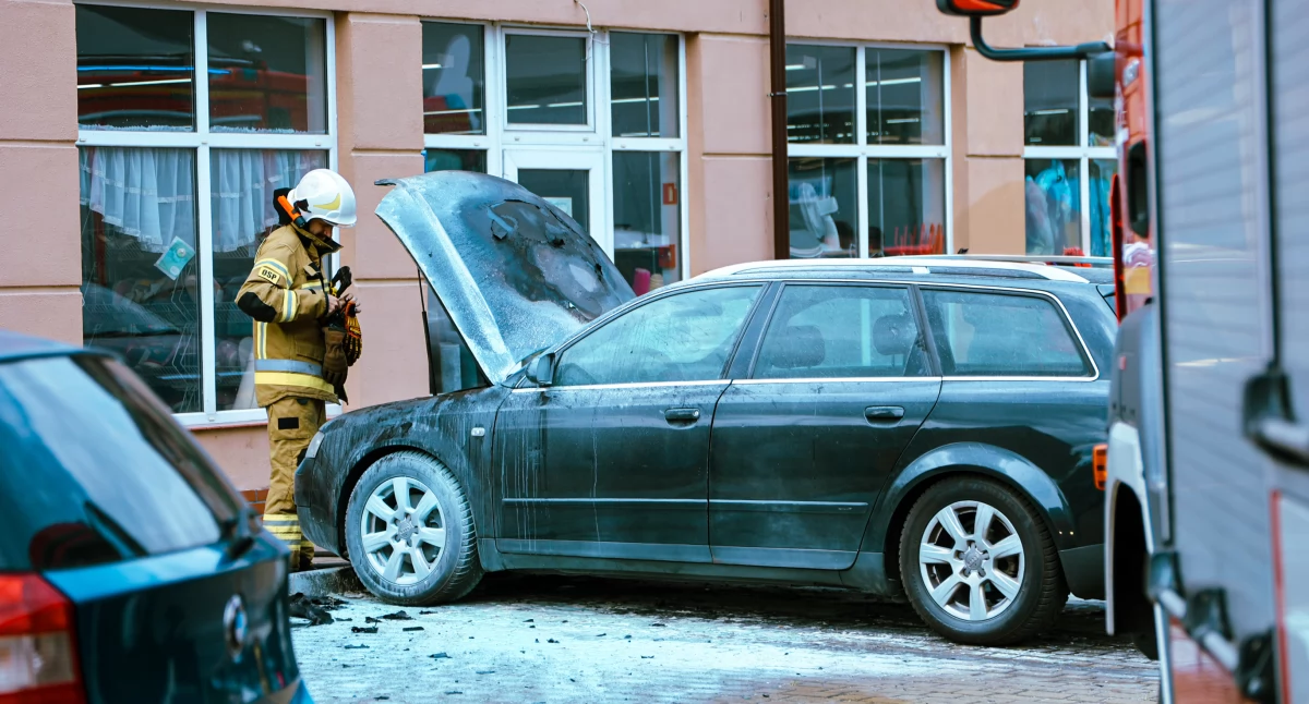Pożar samochodu na parkingu przy ul. Marii Zientary w Złotowie