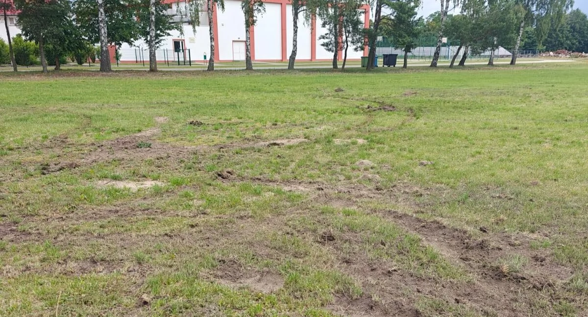 Kto zniszczył boisko w Radawnicy?! Szkoła szuka sprawcy