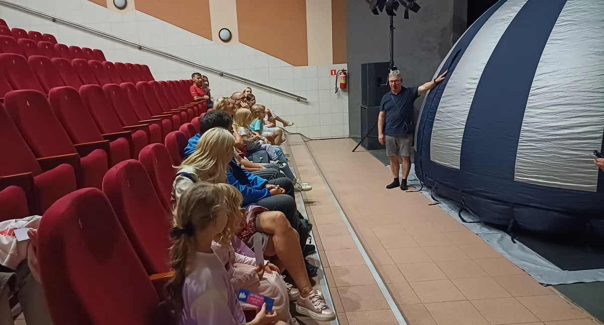 Kino na leżąco w ZDK
