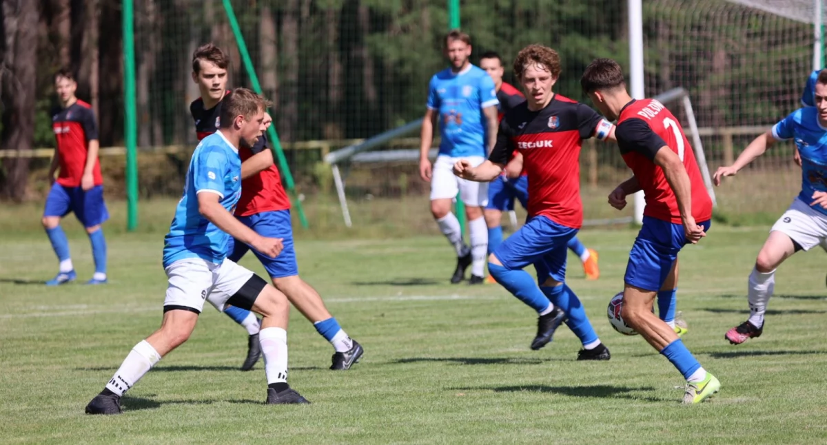 Mocny start powiatu złotowskiego w okręgówce – Polonia Jastrowie gromi, Iskra Krajenka z kompletem punktów
