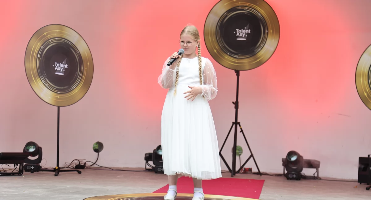 Kinga Brzezińska w finale programu TalentAsy TVP