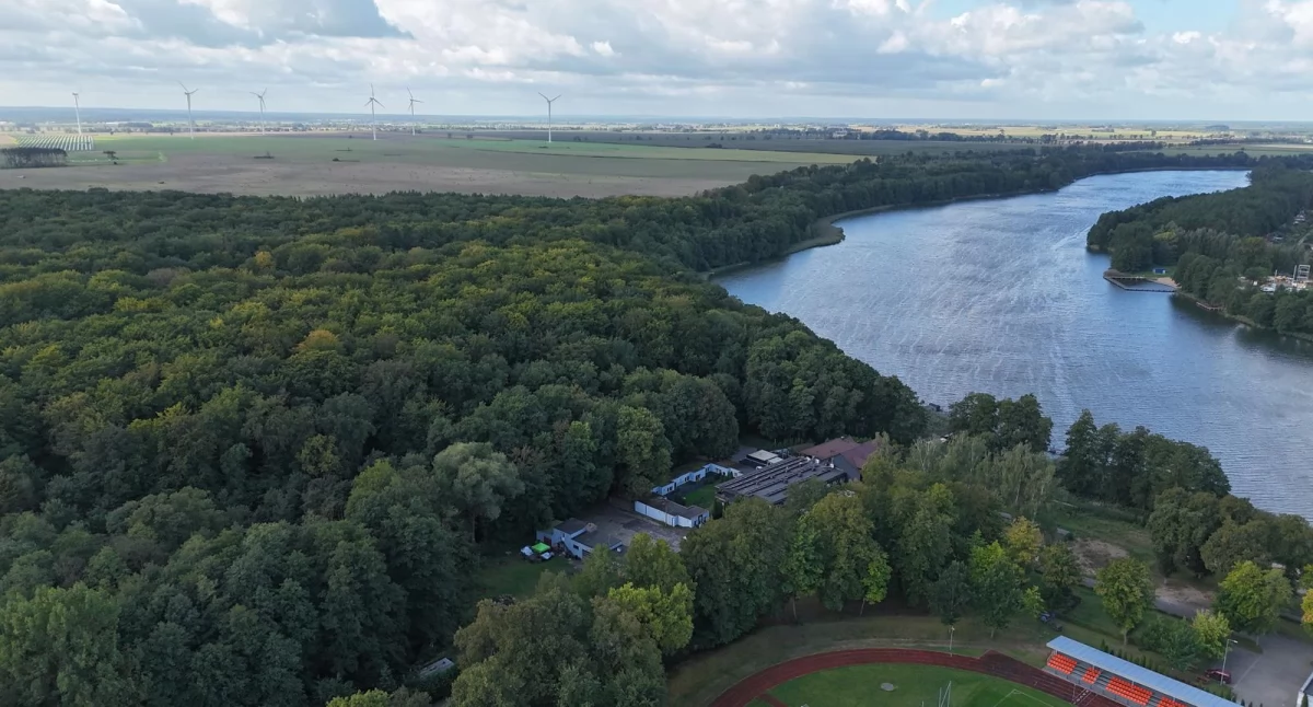 „Katastrofalny błąd”. Spór o budowę dwóch bloków nad Zaleskim
