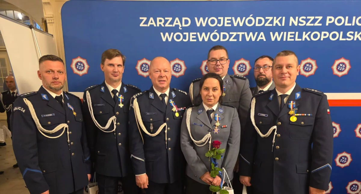Policjanci z powiatu złotowskiego wyróżnieni podczas jubileuszowej gali NSZZ Policjantów w Poznaniu