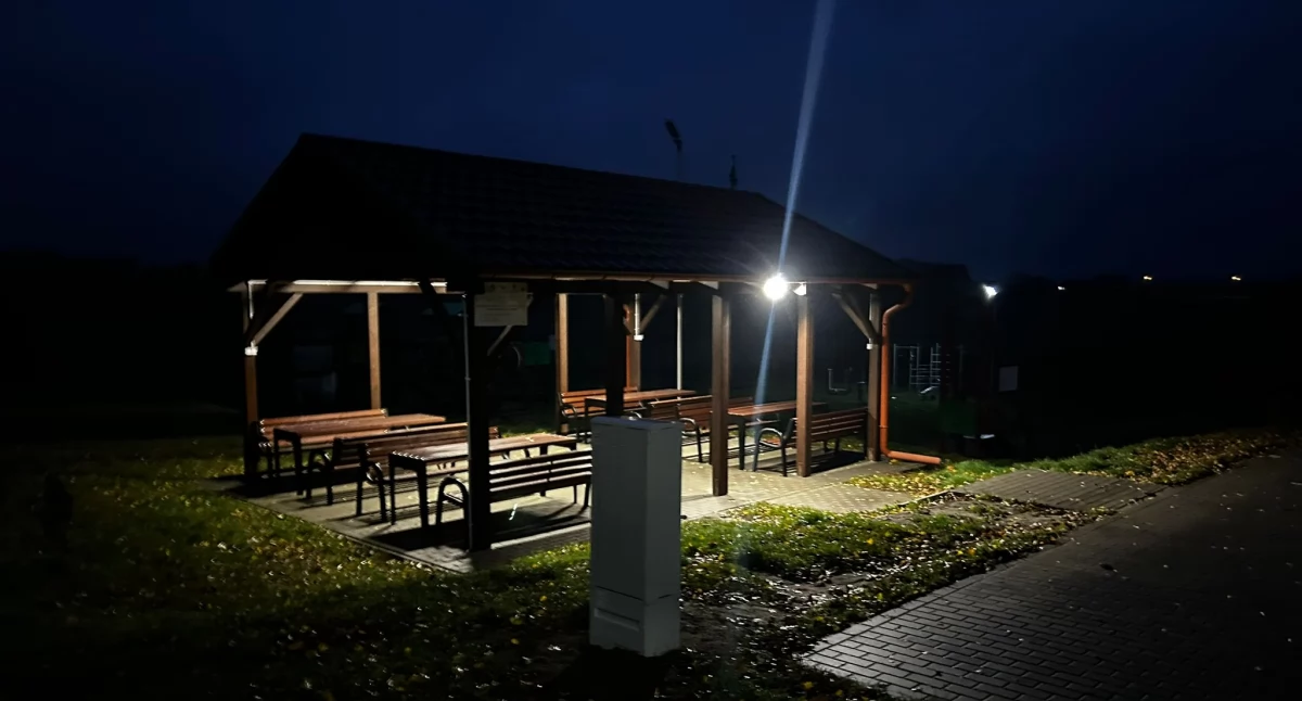 Ekologiczne lampy solarne oświetlają centrum w Stawnicy