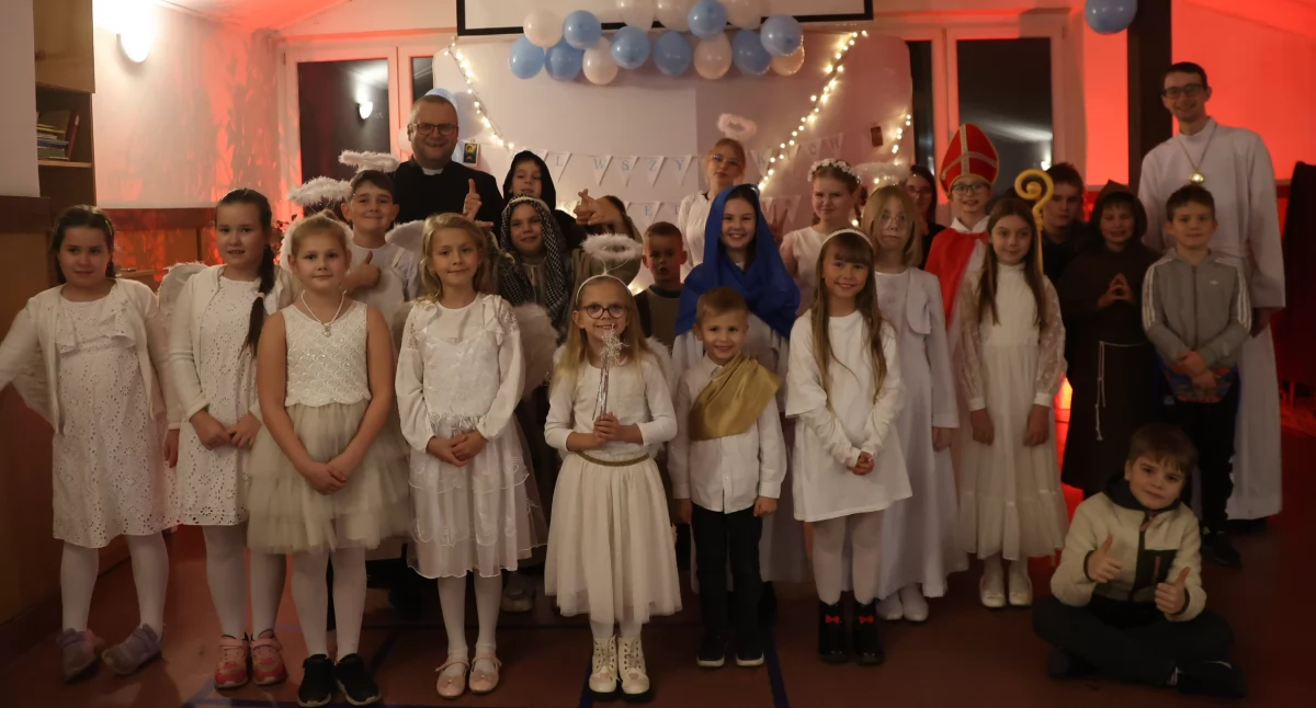 Bal Wszystkich Świętych w parafii WNMP w Złotowie