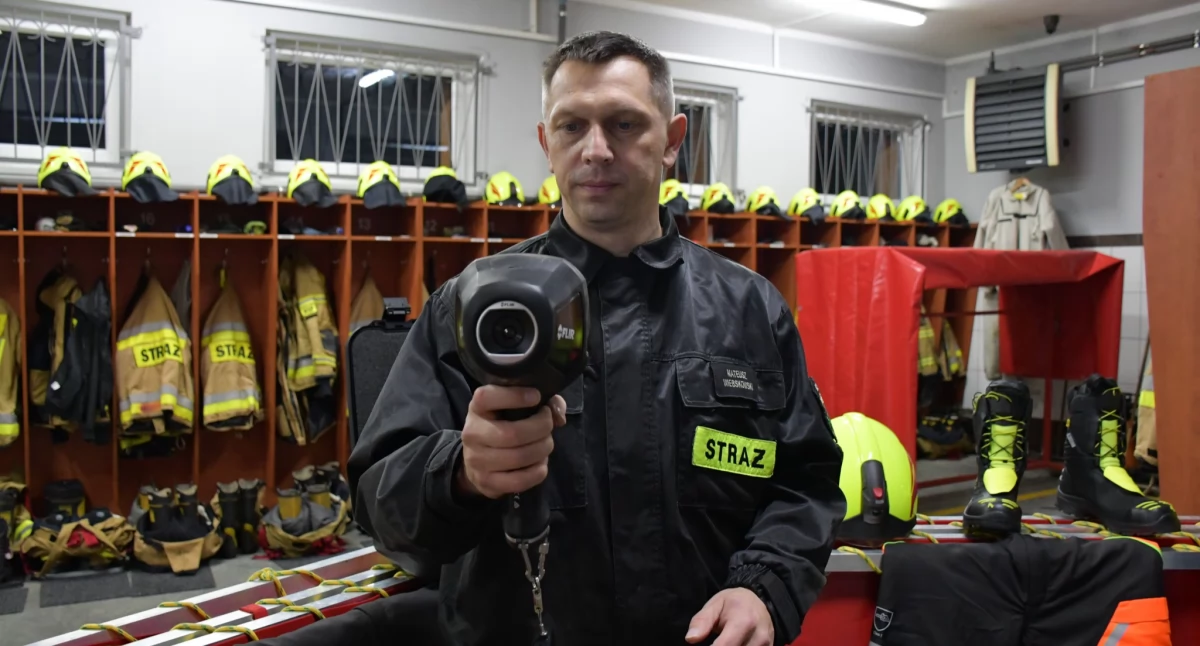 Nowe hełmy, kamera termowizyjna i zbiornik. OSP Zakrzewo prezentuje sprzęt