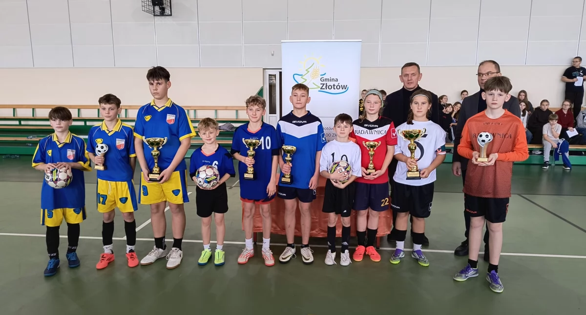 Turniej halowej piłki nożnej w Radawnicy