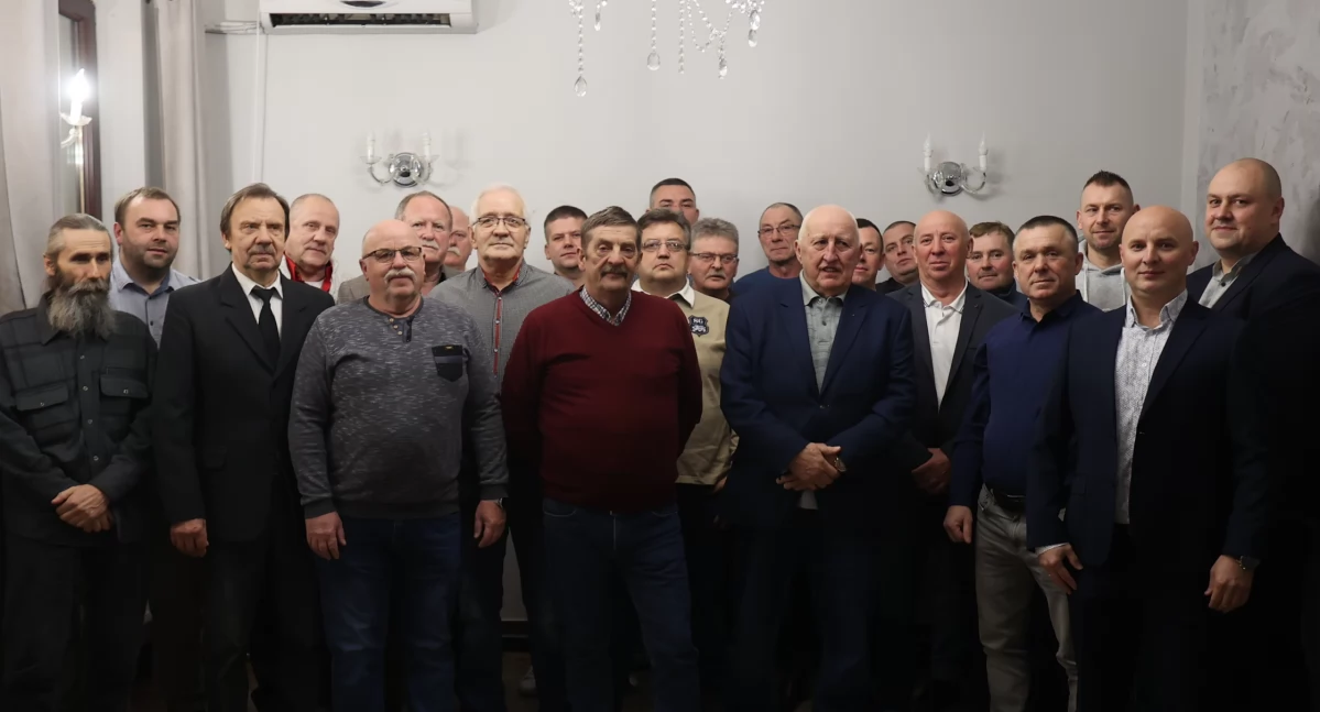 Hodowcy gołębi pocztowych Sekcji Złotów podsumowali sezon lotowy 2025 r.