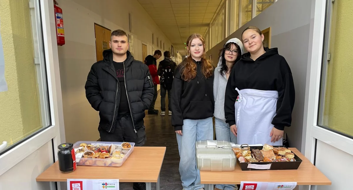 Kiermasz ciast w Złotowie. CKZiU wspiera Szlachetną Paczkę