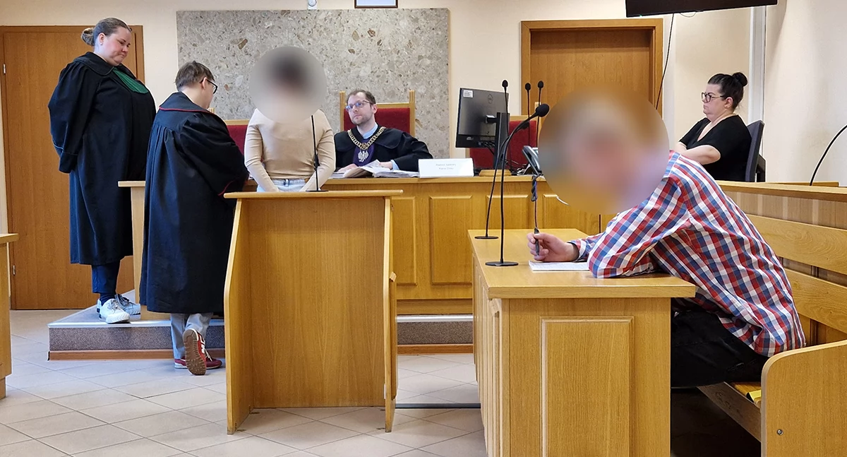 Szok! Przyłożył dziecku rękę do rozgrzanego pieca! 