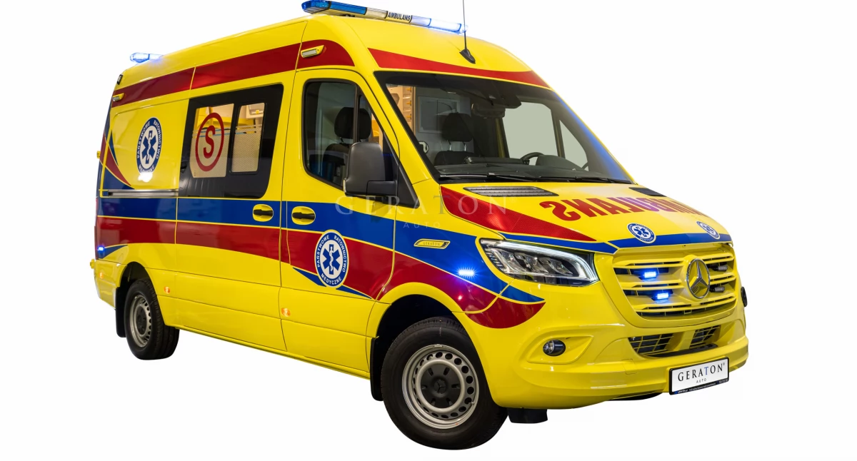 „Sala ratunkowa” na kołach. Nowy ambulans w Złotowie 