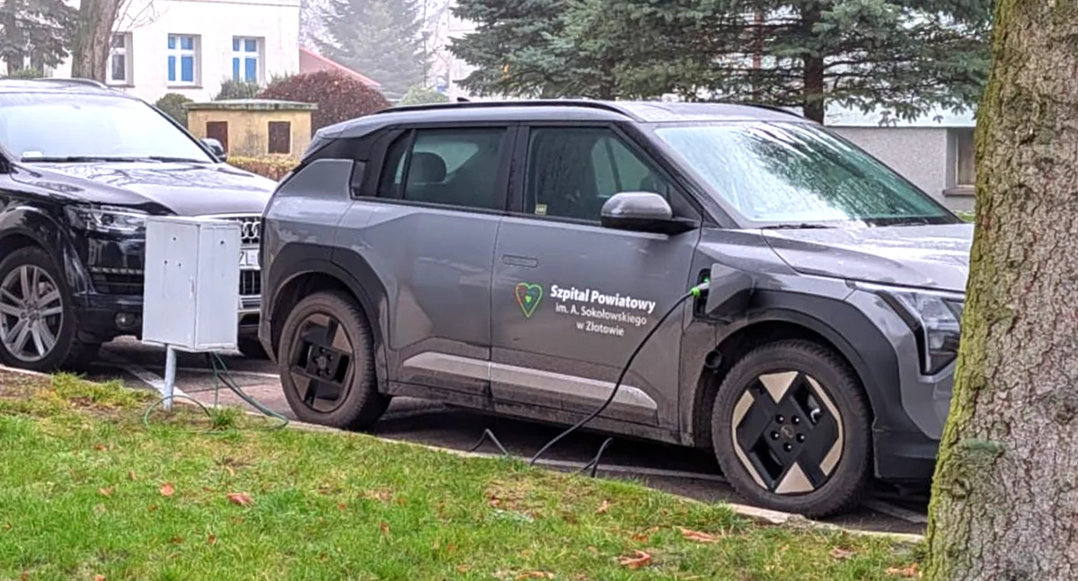 Szpitalny elektryk na ulicach powiatu. Co to za auto, za ile i po co?