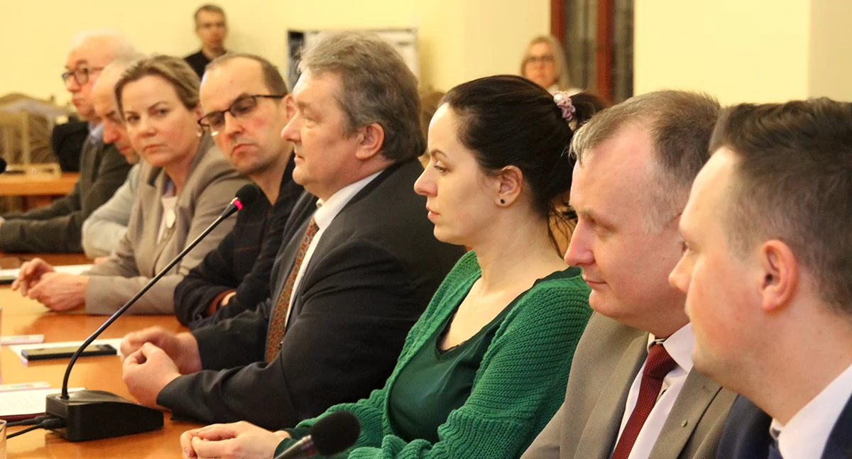 Budżet powiatu na diecie. Stagnacja i brak ambicji – krytykują radni