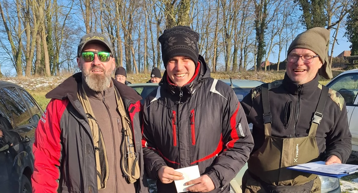 Po pięciu latach przerwy wrócili na lód. Paweł Czuba mistrzem Koła PZW w Złotowie