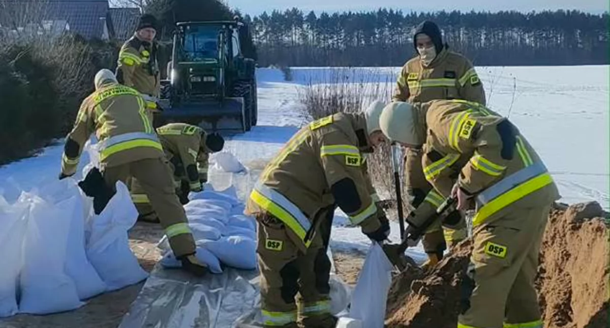 Śnieg topnieje, służby w gotowości. Akcja przy ROD „Piast” w Złotowie