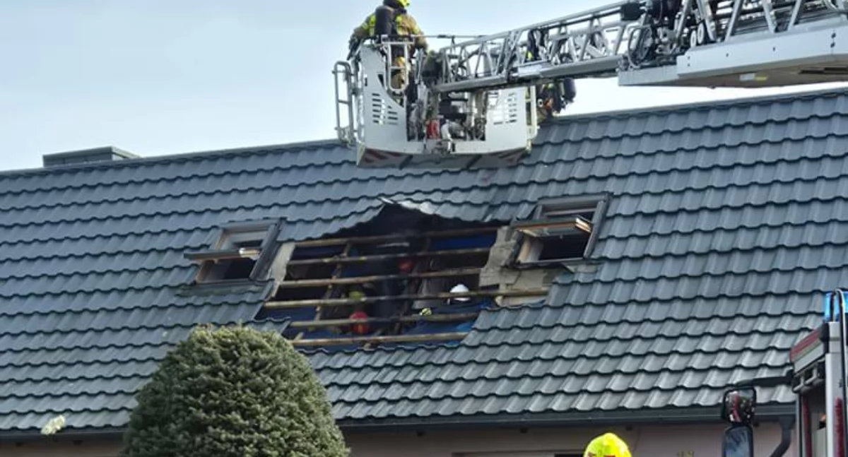Pożar w Batorówku. Spłonęła część poddasza domu jednorodzinnego