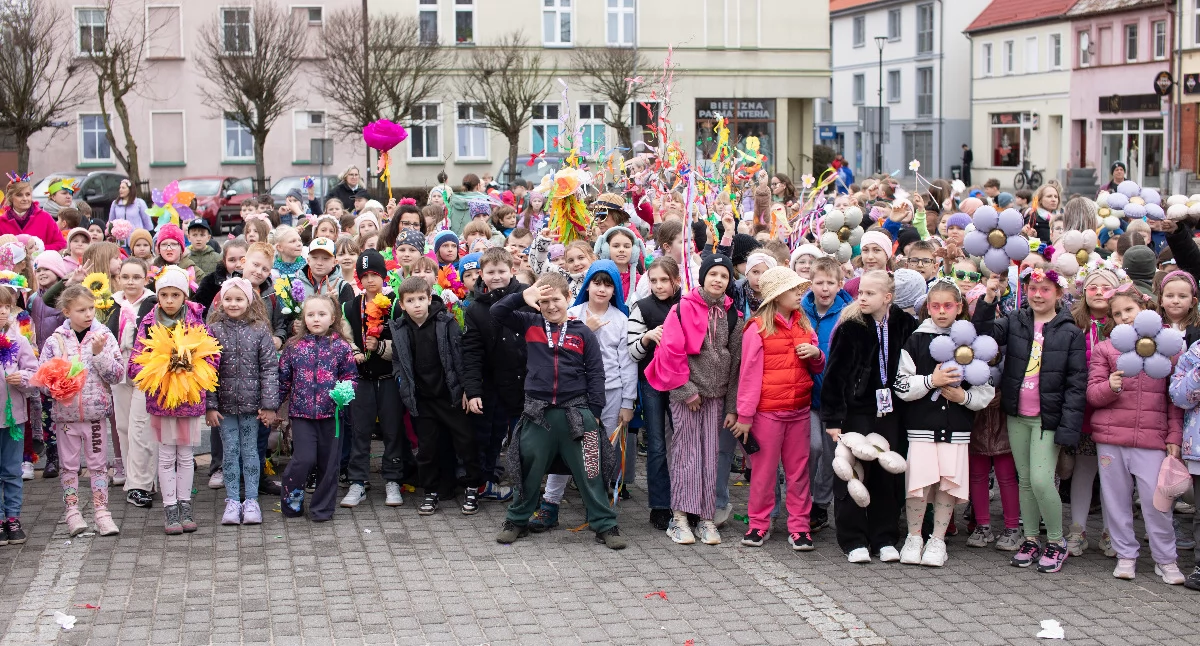 [WIDEO] Pierwszy dzień wiosny na Placu Paderewskiego