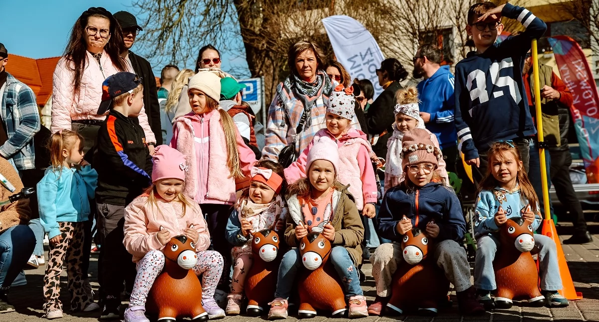 Tłumy na jarmarku wielkanocnym w Złotowie