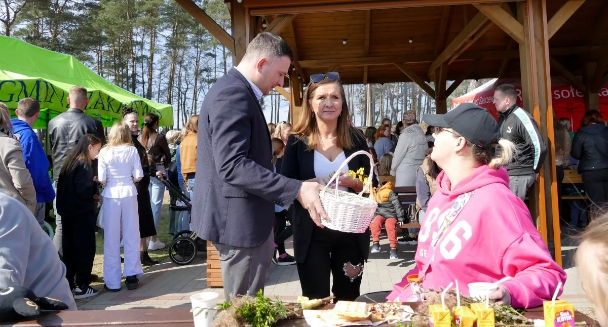 Dzieci ruszyły na wielkanocne łowy. Wszystko przez unijnego zająca