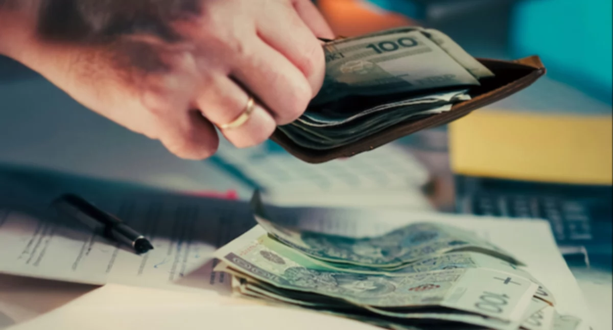 Mediana płac w powiecie złotowskim – ile wynoszą wynagrodzenia?