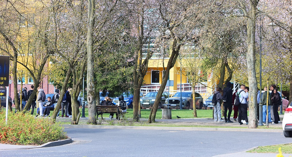 Zakazy? Jakie zakazy! Energetyki, e–pepierosy, to jak kanapka na przerwie
