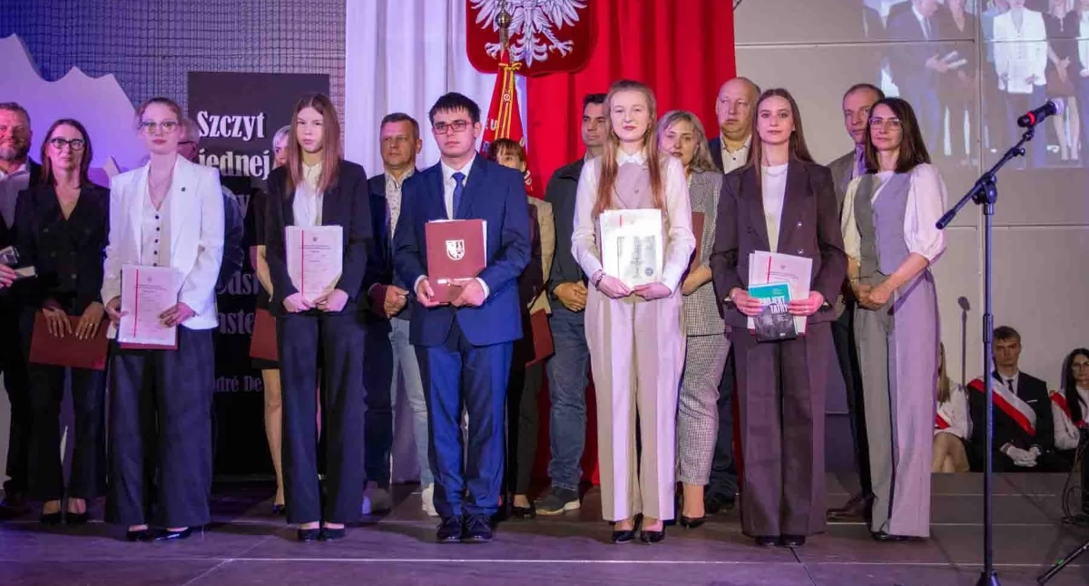 [ZDJĘCIA] Pożegnanie absolwentów I LO w Złotowie