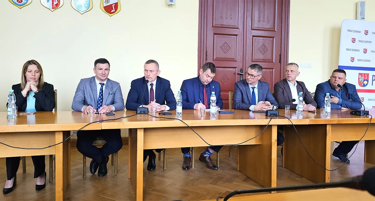 Boisko albo droga – o to jest pytanie. Do ministra!