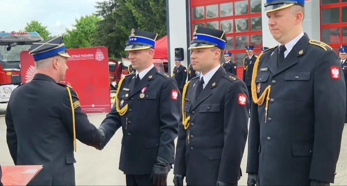 [WIDEO] Awanse i odznaczenia na powiatowym święcie strażaków