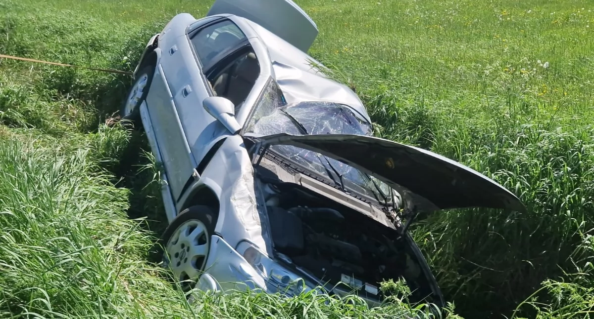 18-latek cudem wyszedł z tego cało. Opel roztrzaskał się pod Świętą