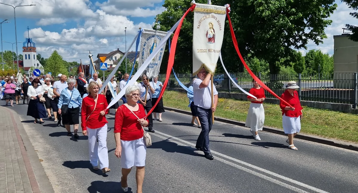 Wielka procesja w parafii św. Piotra i Pawła w Złotowie