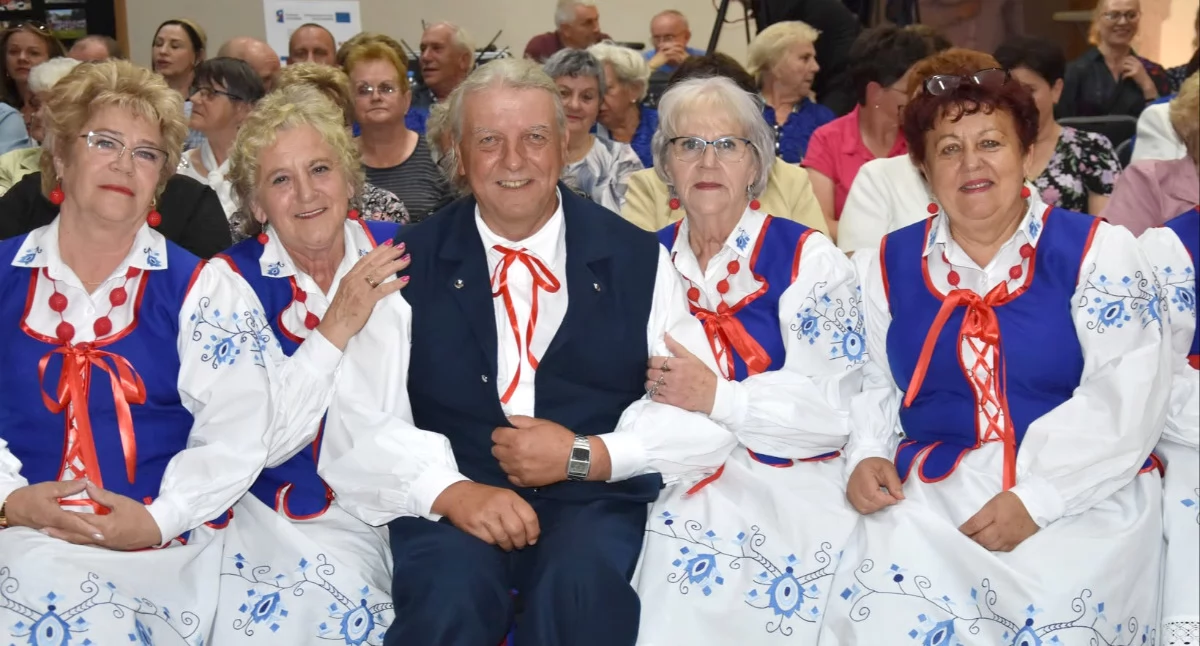 Zespół Ludowy Tarnowianie świętował 10-lecie. Były wzruszenia, brawa i wspólne śpiewanie