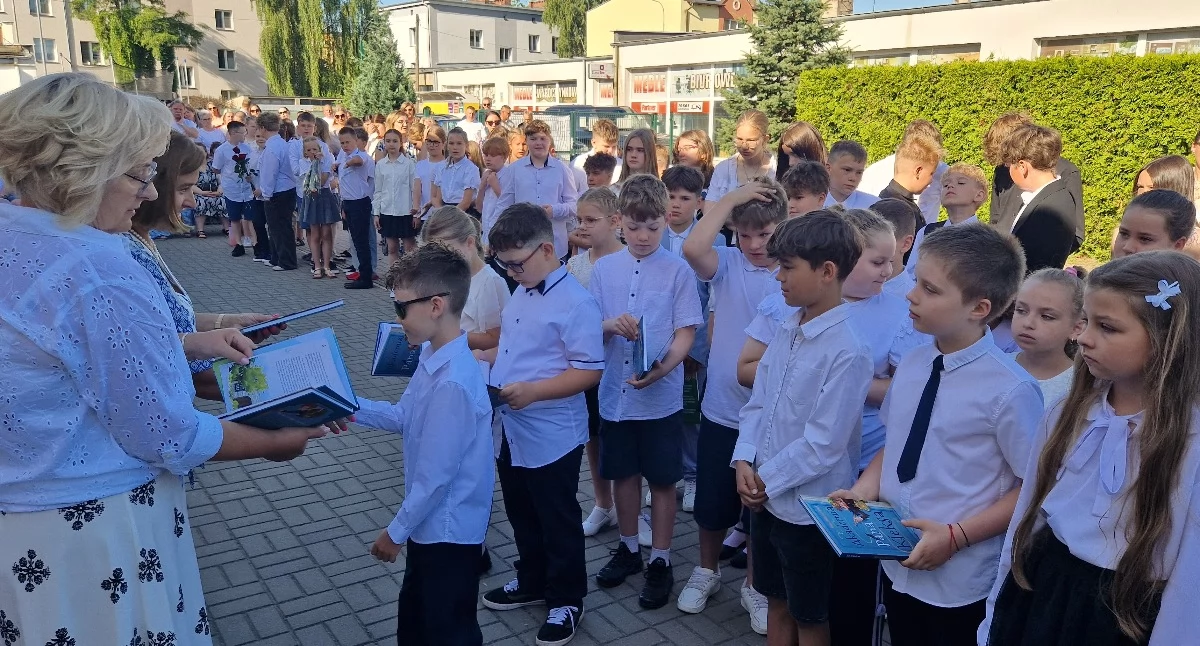 Nagrody, gratulacje i wakacje rozpoczęte w Zespole Szkół Katolickich