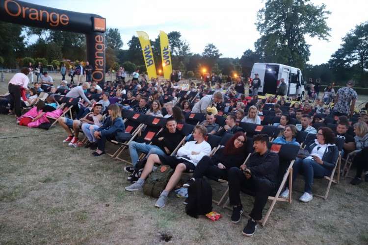 Kino letnie z Orange i Multikinem na Półwyspie Rybackim w Złotowie