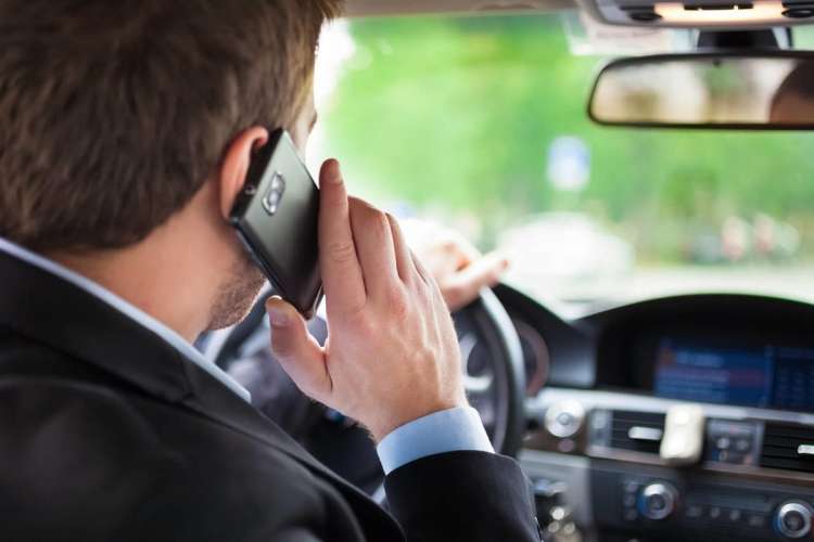 17 kierowców ukaranych za korzystanie z telefonów podczas jazdy