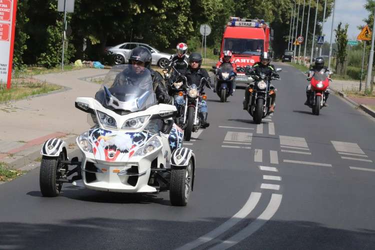 Parada motocykli ulicami Złotowa