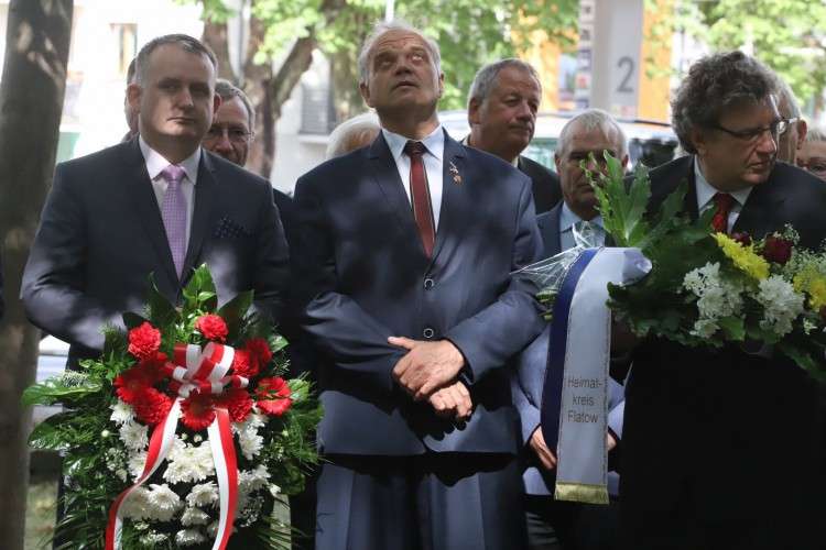 Odsłonięcie nowej tablicy na byłym cmentarzu ewangelickim w Złotowie