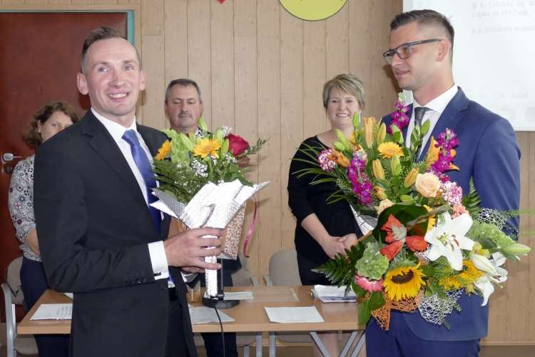 Gromkie brawa dla wójta, a ulica będzie dłuższa