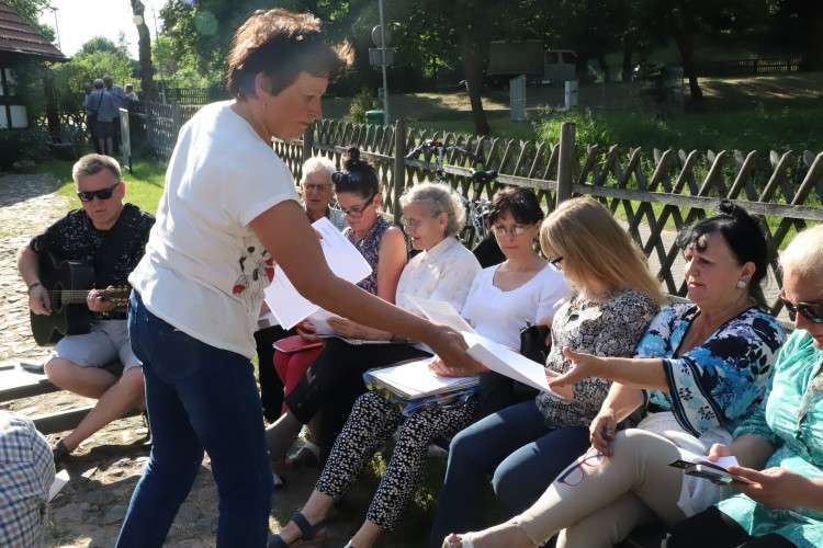 Powitanie wiosny ze Stowarzyszeniem Miłośników Śpiewu Chóralnego w Złotowie