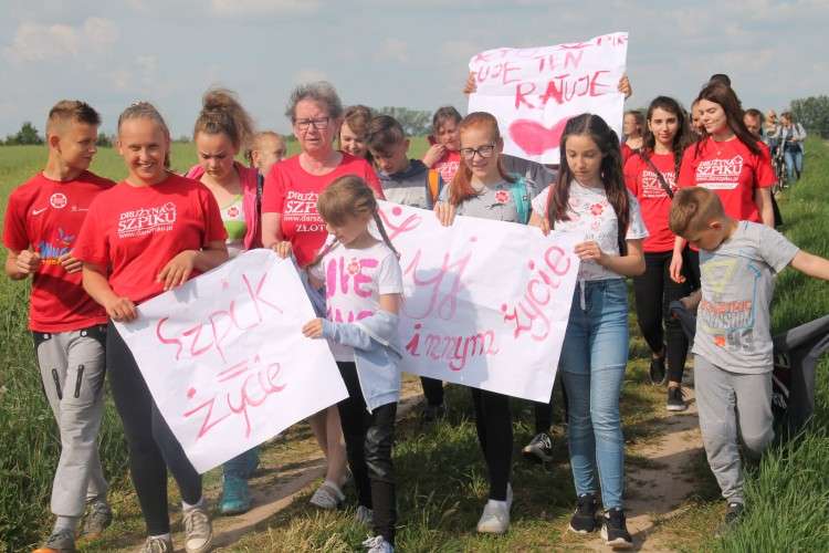 Szpikowy Marsz w Nowinach
