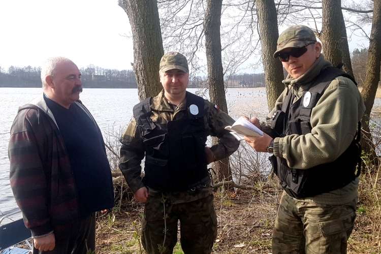 Gdy zajdziemy cię od tyłu, czyli o pracy strażników rybackich