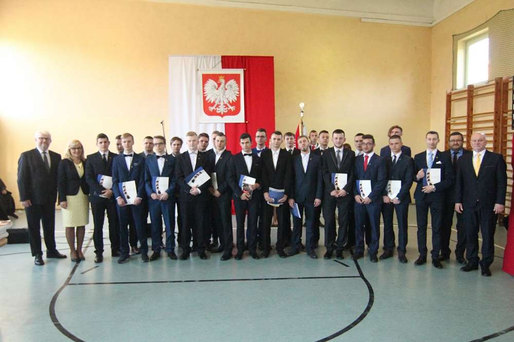 Pożegnanie klas maturalnych w CKZiU w Złotowie