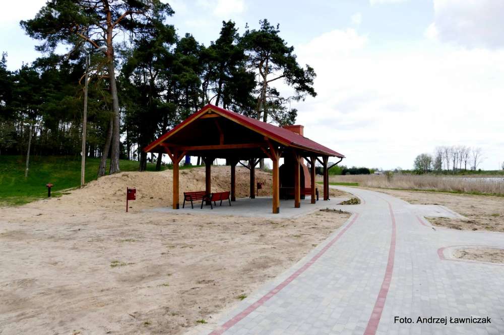W Zakrzewie trwa budowa promenady