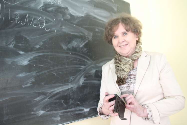 Prezes Uniwersytetu Trzeciego Wieku nie wchodzi w kapcie