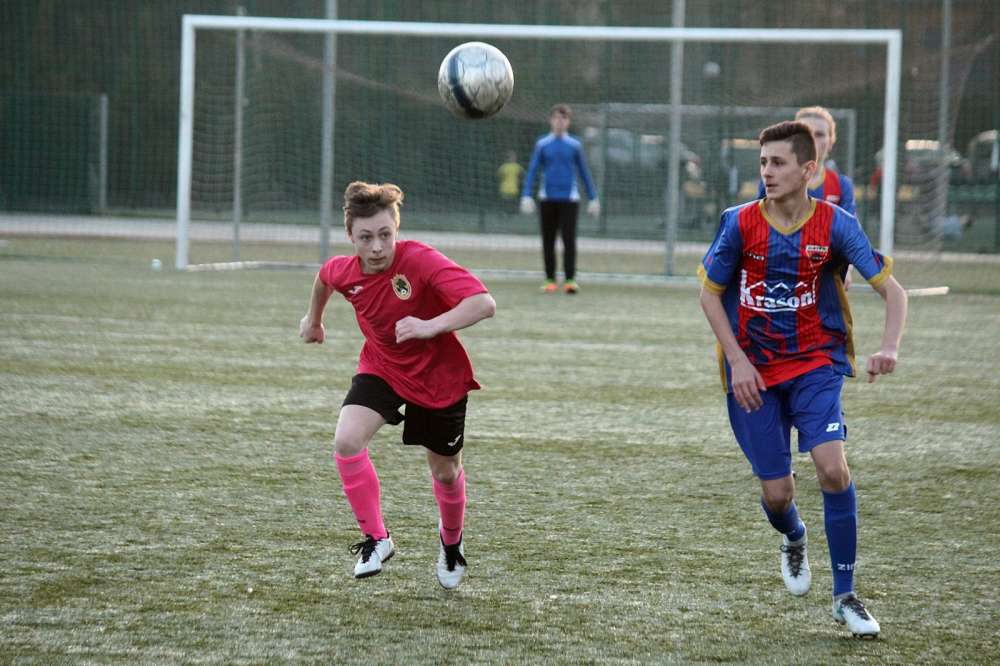 Trampkarskie derby dla Sparty