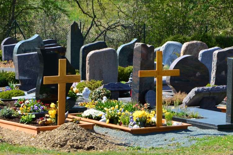 Podwyżki na cmentarzach w Okonku i Lędyczku