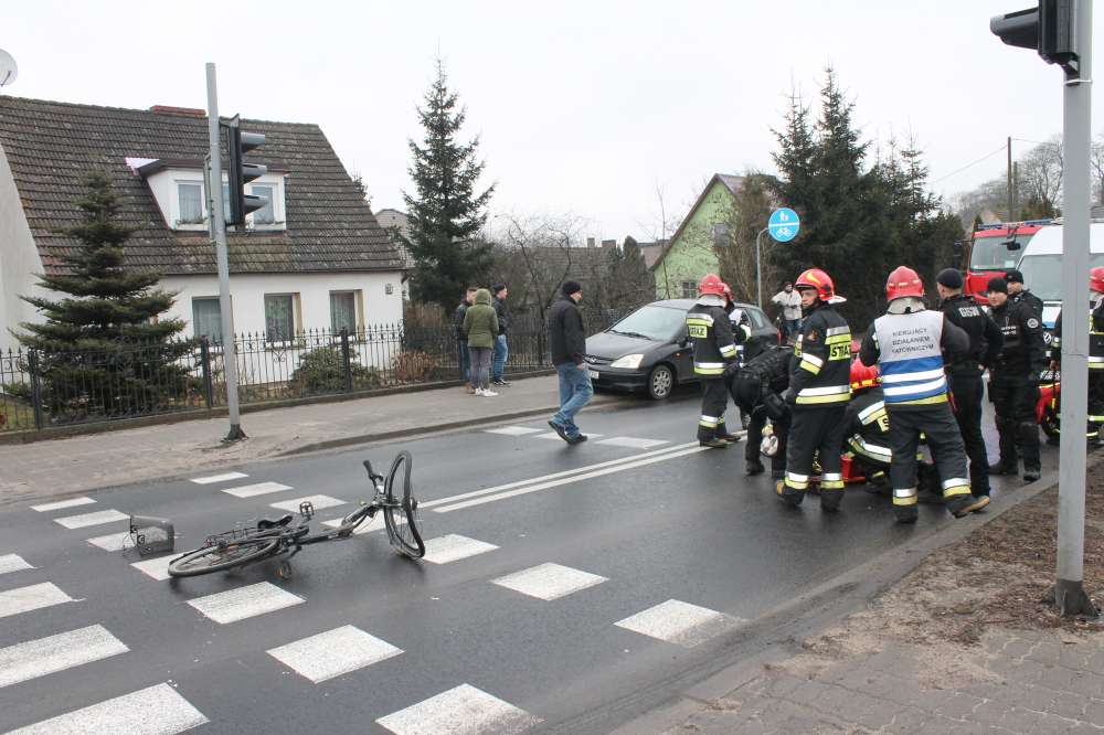 Wypadek na ul. Jastrowskiej, potrącony rowerzysta [Wideo]