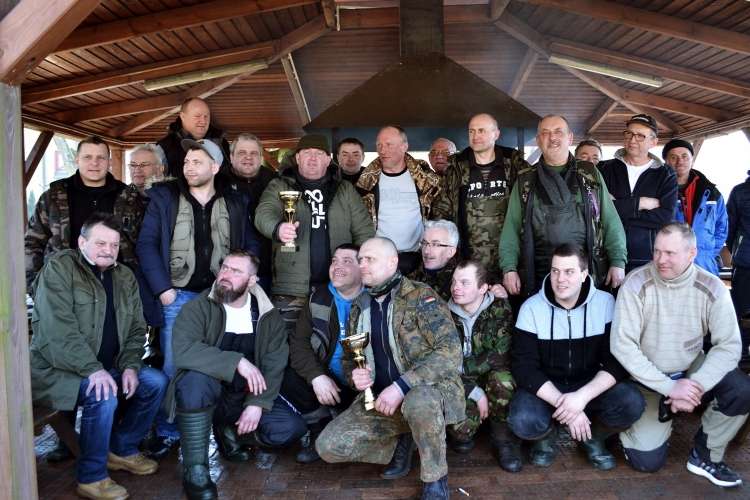 Podlodowe zawody wędkarskie o Puchar Zacisza