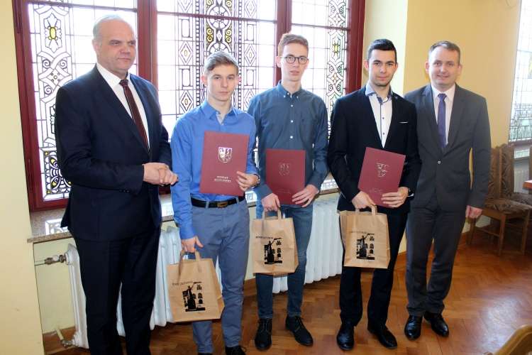 Młodzi, zdolni, nagrodzeni